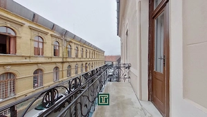 Apartament cu personalitate cu 2 camere cu terasă în centrul Aradului