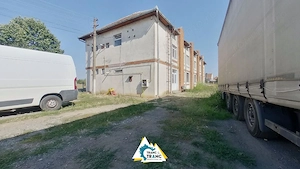 Clădire împunătoare de 540 mp pe 2 nivele în Sânnicolau Mic - imagine 5
