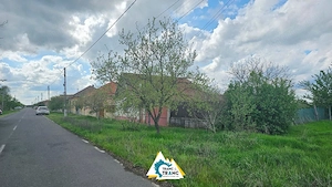 Casă cu 2 camere în stil tradițional, în Iratoșu - imagine 5
