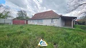 Casă cu 2 camere în stil tradițional, în Iratoșu - imagine 2