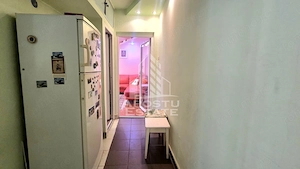 Apartament de vanzare cu 3 camere, etaj intermediar, zona Dacia - imagine 8