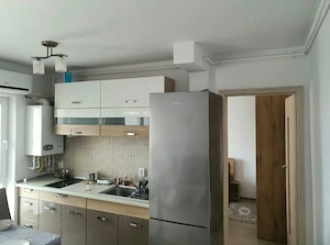 Închiriez apartament 