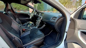 Schimb Volvo V40 R-design, 2016, Euro6 cu mașină plus 3000 euro - imagine 4