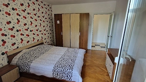 Proprietar închiriez ap 3camere zona Piața 700 central - imagine 5