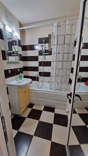 Proprietar închiriez ap 3camere zona Piața 700 central - imagine 10