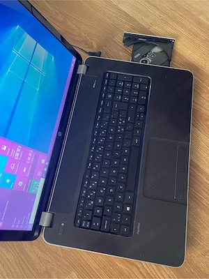 Laptop HP Slim Display 17,3 Led,Windows 10 Pro,5gb ram ddr3,320gb memorie.Citeste anuntul.