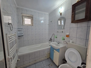Apartament cu 2 camere decomandate   curat, luminos și pregătit pentru amenajare după propriul gust! - imagine 6