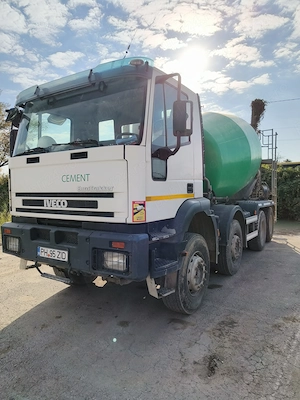 Autobetoniera Iveco traker  - imagine 2