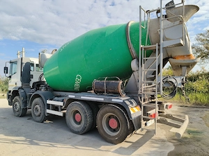 Autobetoniera Iveco traker 