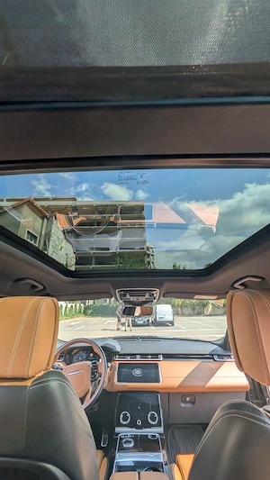 Range Rover Velar 3.0 V6 D300 R-Dynamic SE, 300 CP, Matrix LED, panoramic, masaj, istoric Land Rover - imagine 8
