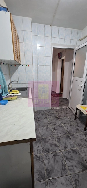 Apartament cu 3 camere de vanzare in Campina, parter - imagine 11