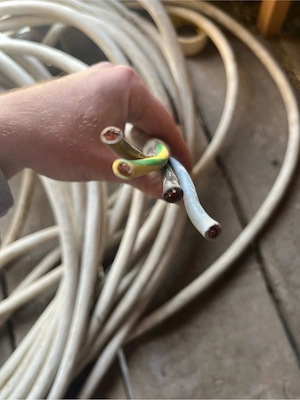 Eladó  kabel 380v 62a   44 m