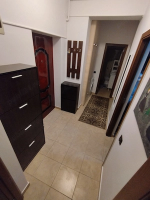 Inchiriez apartament cu doua camere și un loc de parcare  - imagine 4