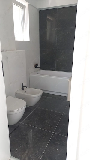 Apartament decomandat 5 camere Bl. Iuliu Maniu la 15 min Metrou - imagine 11