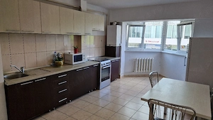 Proprietar închiriez ap 3camere zona Piața 700 central - imagine 8