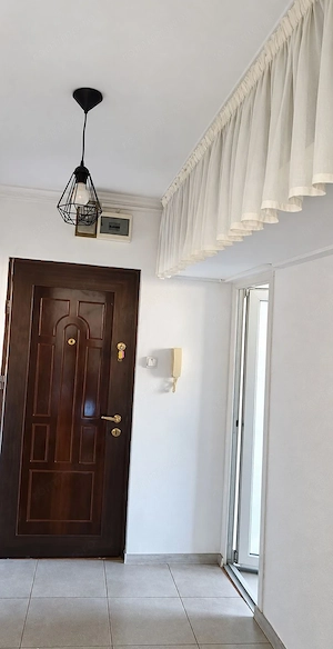 Renovat. Etaj 3. Centrala proprie. Zona Girocului. - imagine 8