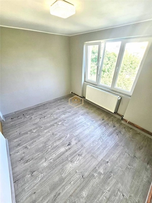 Etaj 3 | Apartament renovat cu 2 camere + garaj | Botizului - imagine 13