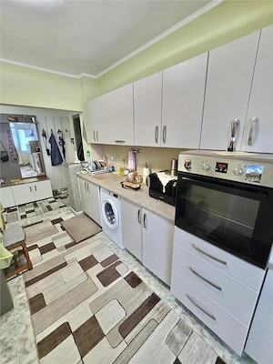 Parter | Apartament decomandat cu 2 camere | Avram Iancu