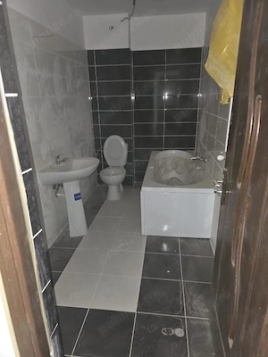 De vanzare 2 camere in bloc NOU in Tractoru cu parcare inclusa - imagine 4