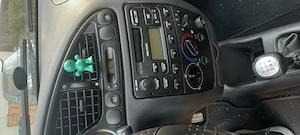 Vând Ford fiesta 1.3 benzina anul 2000 km 265000 aer condiționat preț3000  - imagine 3