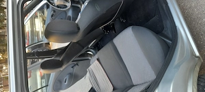 Vând Ford fiesta 1.3 benzina anul 2000 km 265000 aer condiționat preț3000  - imagine 5