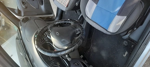 Vând Ford fiesta 1.3 benzina anul 2000 km 265000 aer condiționat preț3000  - imagine 9
