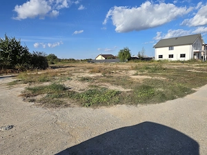 De închiriat   teren intravilan 1.500 mp | cumpăna 