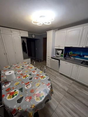 Apartament 3 camere decomandat  zona Calea Sagului + 2 balcoane  - imagine 2