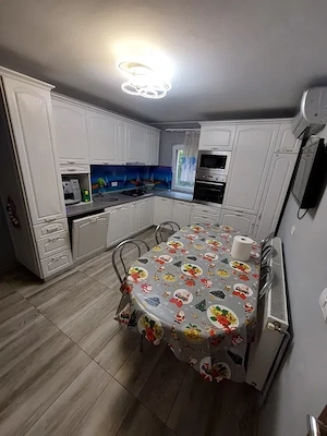 Apartament 3 camere decomandat  zona Calea Sagului + 2 balcoane 