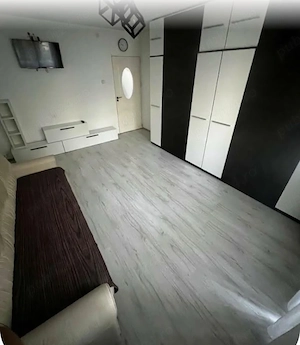 Proprietar inchiriez apartament 2 camere, etaj 1, centrala, renovat