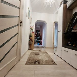 Apartament 3 camere de vânzare  - imagine 2