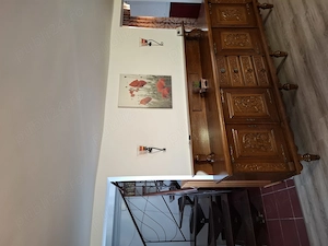 Inchiriez casă 3 camere, baie, bucatarie, lic de parcare