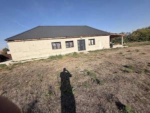 Vând casă  în comuna cera sat ateas  - imagine 4