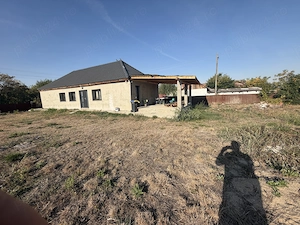 Vând casă  în comuna cera sat ateas 