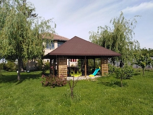 Vând casă anexe și teren 