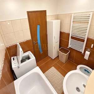 2 camere| vis a vis de Restaurantul Nora} centrala| etaj 3| apt frumos| AC - imagine 4