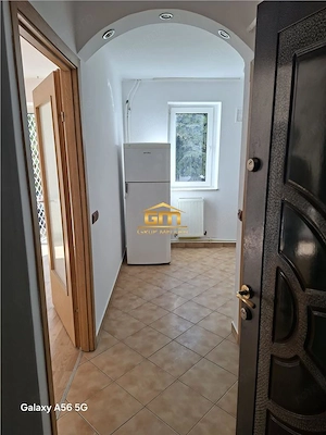 Apartament 2 camere de inchiriat, cu intrare din alee si teren concesionat