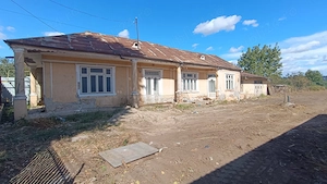 Vand Casa cu teren generos de 1.628 mp in Tecuci - imagine 2