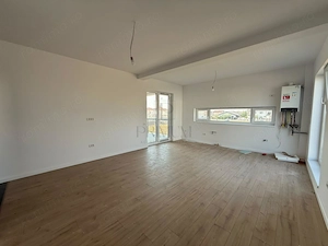 Apartament spa #539;ios cu 3 camere  #537;i teras #259; generoas #259; | Mo #537;ni #539;a