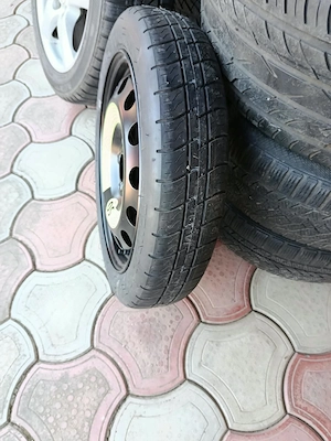 Vând o roată de rezervă slim (îngustă) T125/70 R16 - ÎN STARE FOARTE BUNĂ - imagine 2