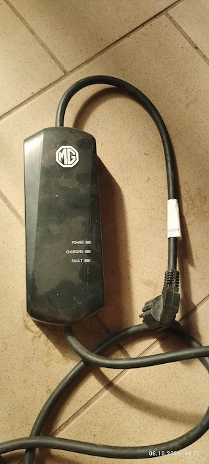 incarcator eletric auto MG  - imagine 2