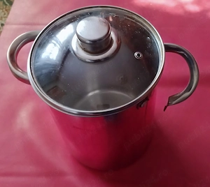382. Oala inox cu capac, de spaghete are un maner rupt