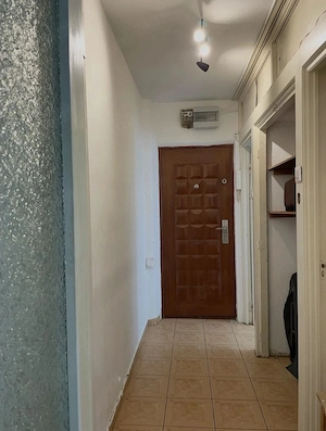 Apartament 2 camere, etaj 2 din 4, centrala proprie, Zona Take Ionescu -Isho - imagine 3