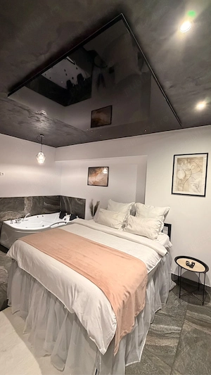 Studio cu Jacuzzi - imagine 4
