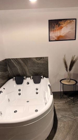studio cu jacuzzi - imagine 4