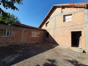Casa individuala la rosu, intabulata - Uliuc - Sacosu Turcesc - imagine 11