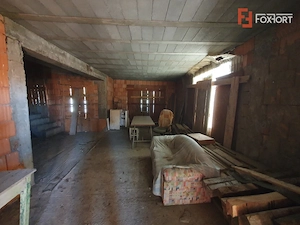 Casa individuala la rosu, intabulata - Uliuc - Sacosu Turcesc - imagine 6