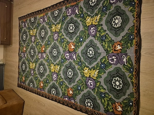 Covor vechi oltenesc realizat manual 1000 lei