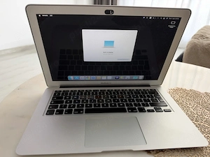 Apple MacBook Air 13    Intel Core i5, 8GB RAM, SSD 128GB | Stare impecabilă | Baterie 46 cicluri