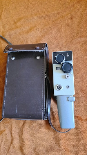 Aparat de filmat vintage Avrora